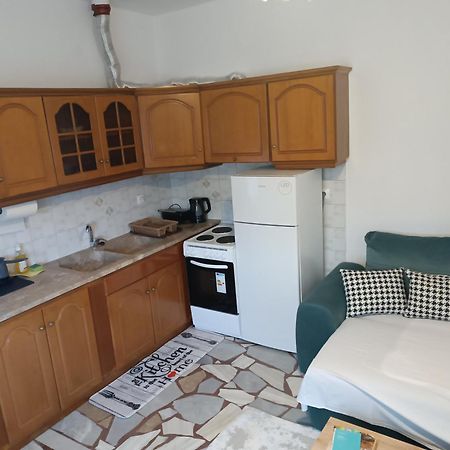 Studio Με Όλες Τις Ανέσεις Vétrina Esterno foto