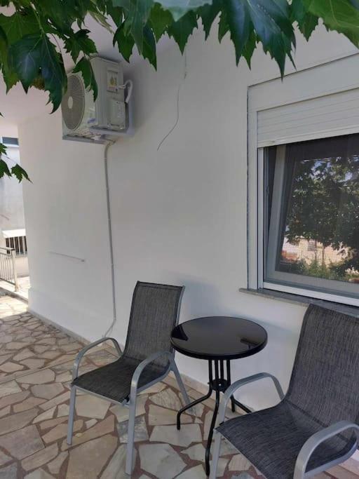 Studio Με Όλες Τις Ανέσεις Vétrina Esterno foto