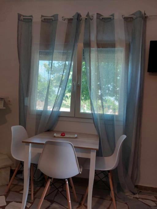 Studio Με Όλες Τις Ανέσεις Vétrina Esterno foto