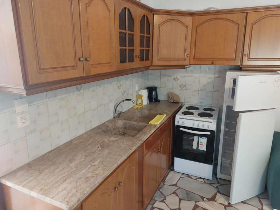 Studio Με Όλες Τις Ανέσεις Vétrina Esterno foto